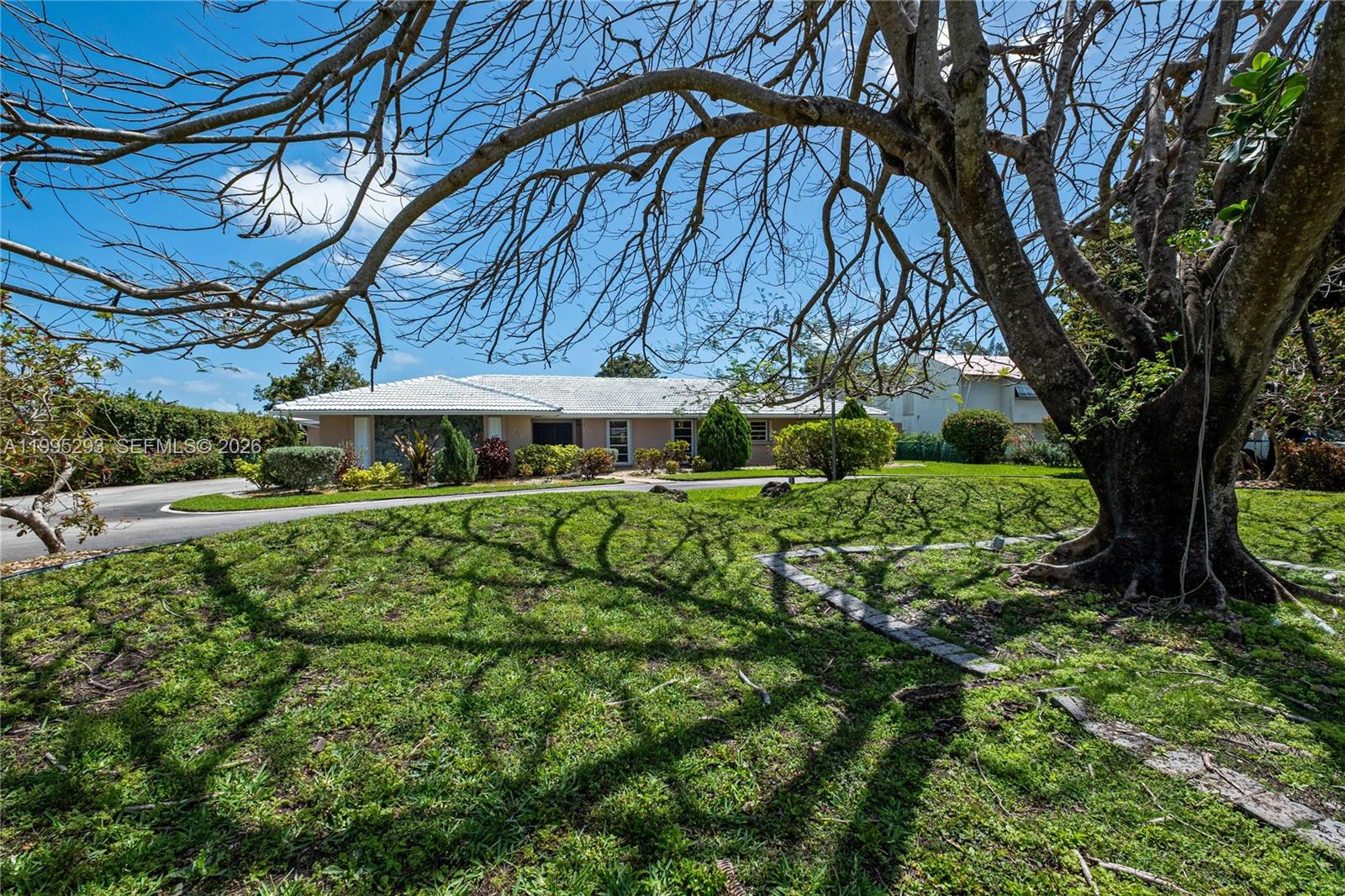 LAKESHORE SEC ONE - Residential