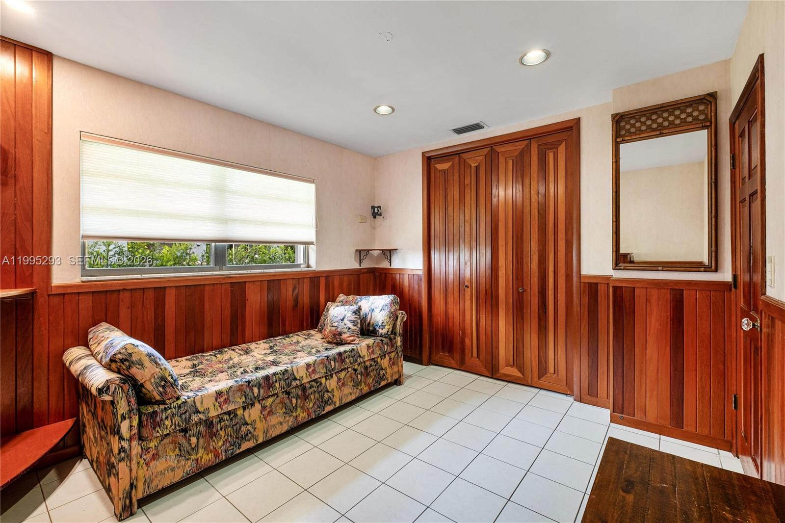 LAKESHORE SEC ONE - Residential