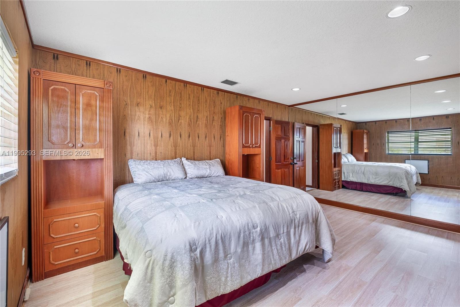 LAKESHORE SEC ONE - Residential