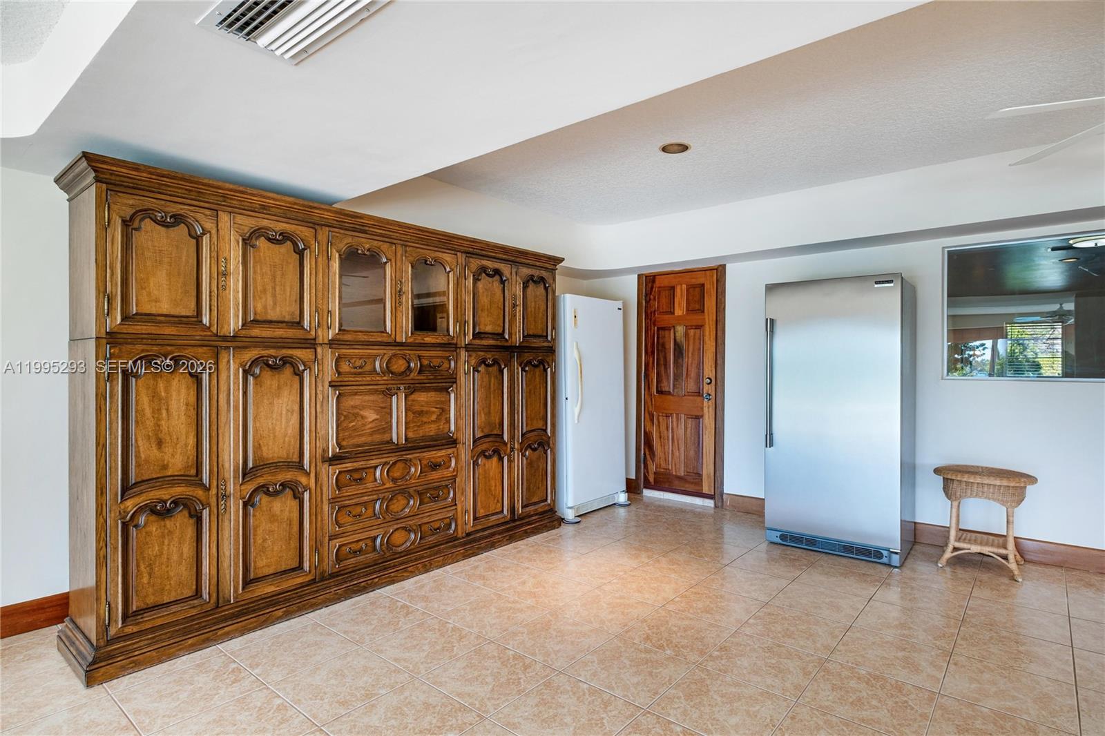 LAKESHORE SEC ONE - Residential