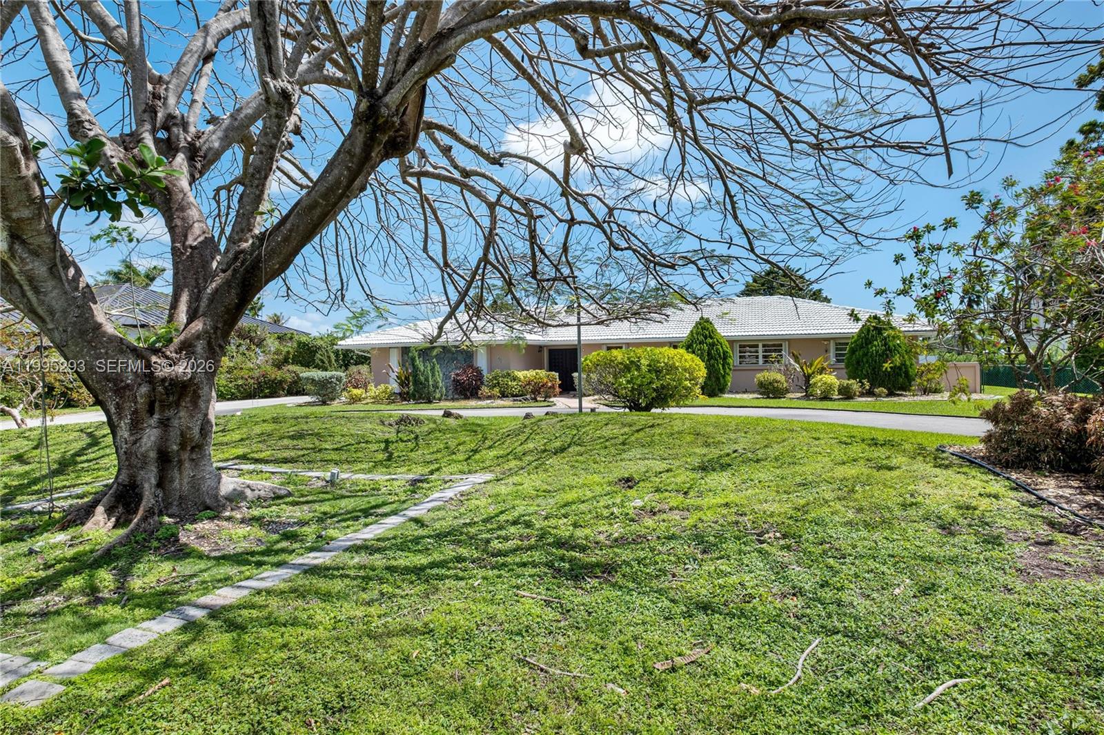 LAKESHORE SEC ONE - Residential