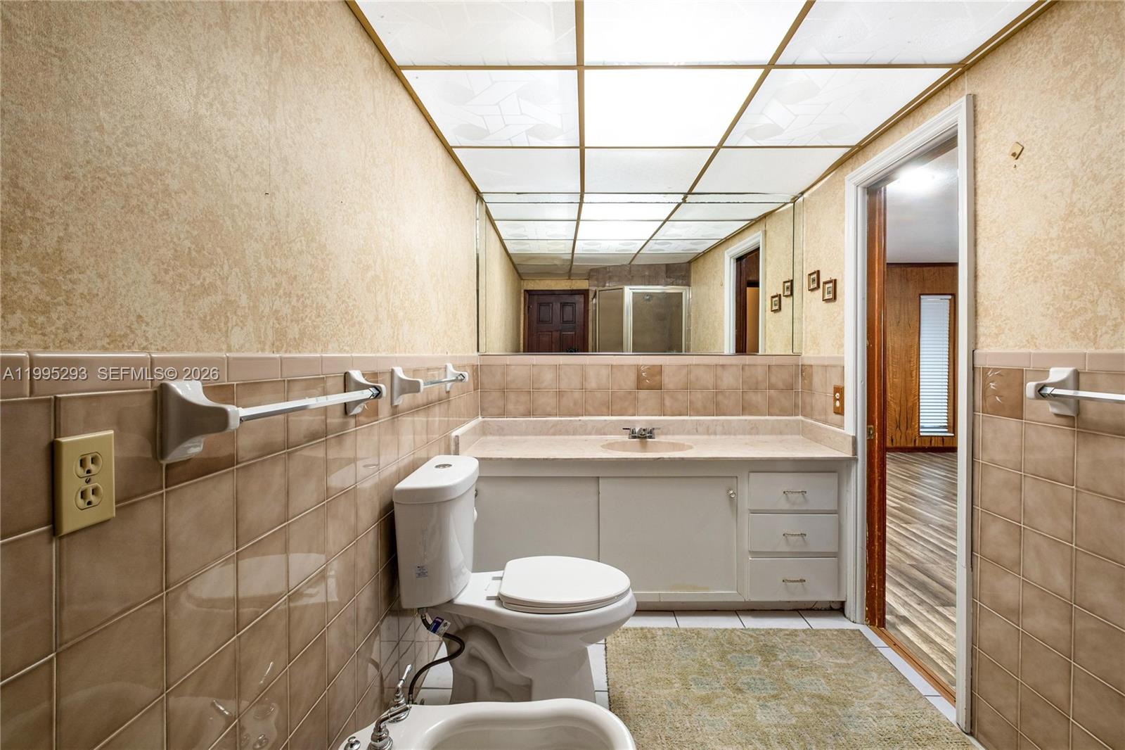 LAKESHORE SEC ONE - Residential