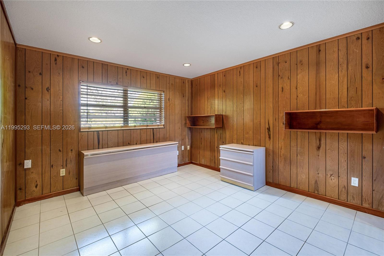 LAKESHORE SEC ONE - Residential