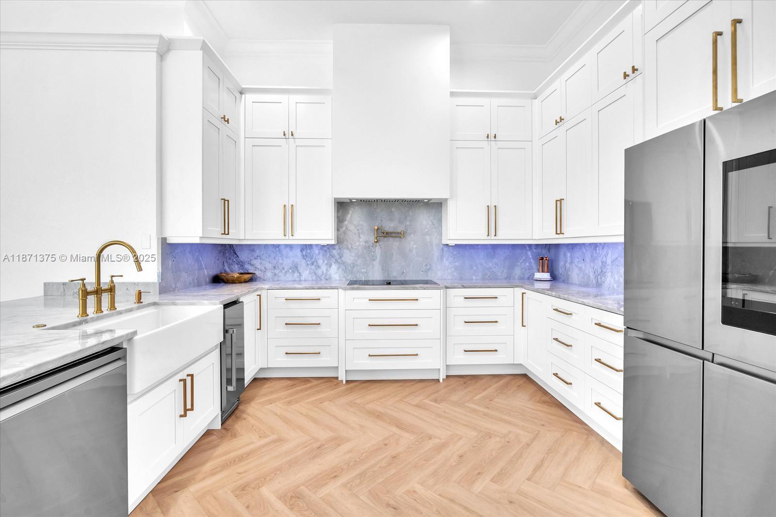 SUNSET LAKES PLAT THREE - Residential Lease