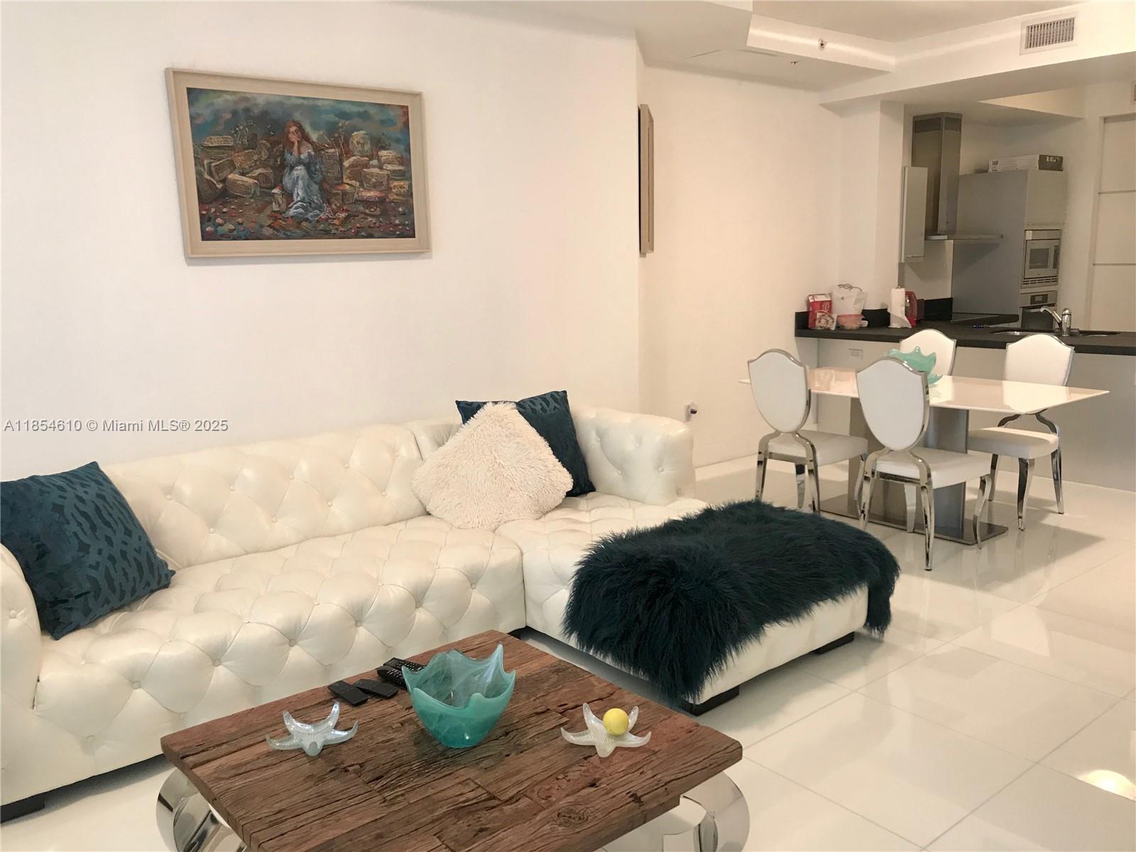 TRUMP ROYALE CONDO - Residential Lease