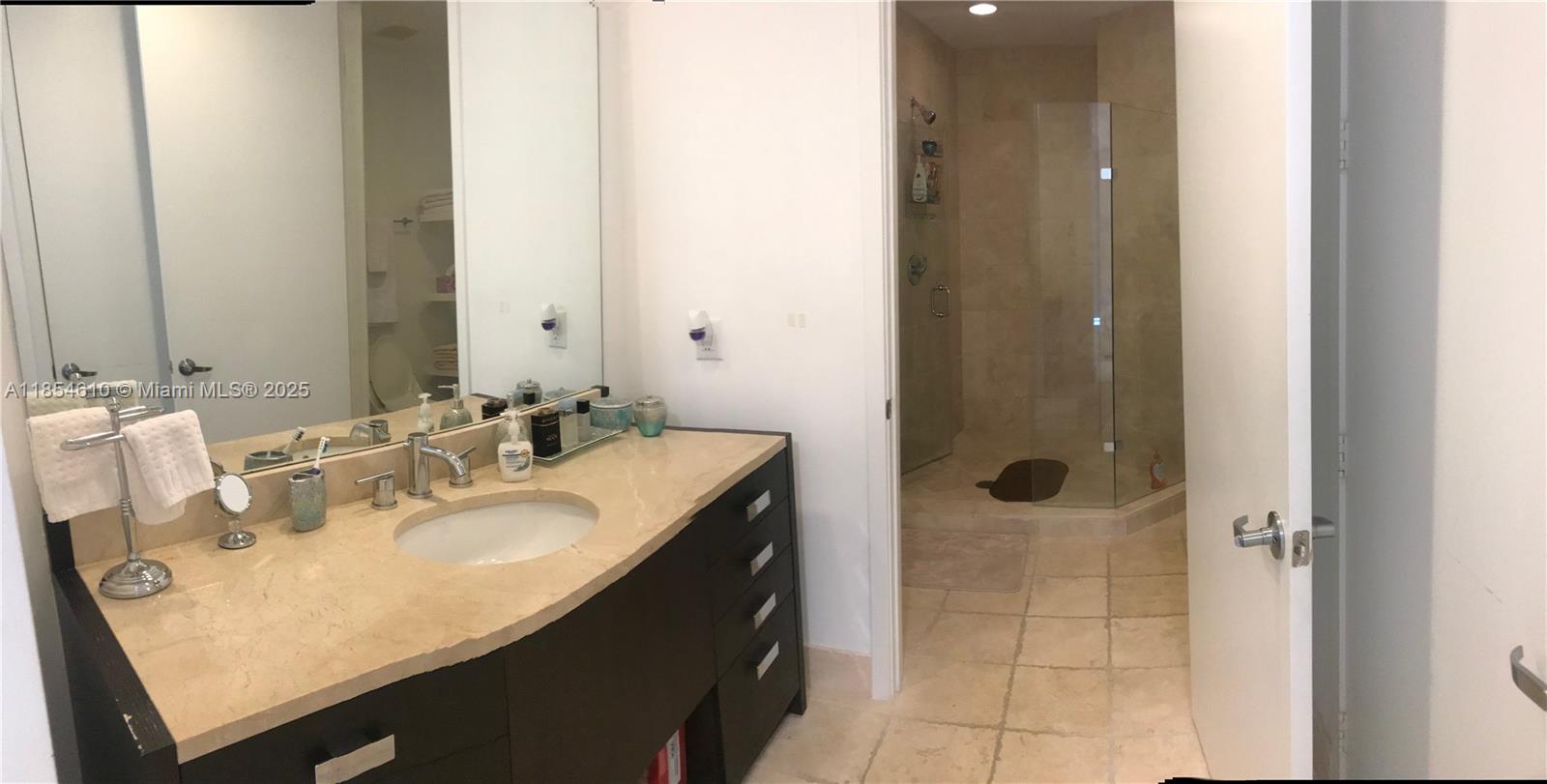 TRUMP ROYALE CONDO - Residential Lease