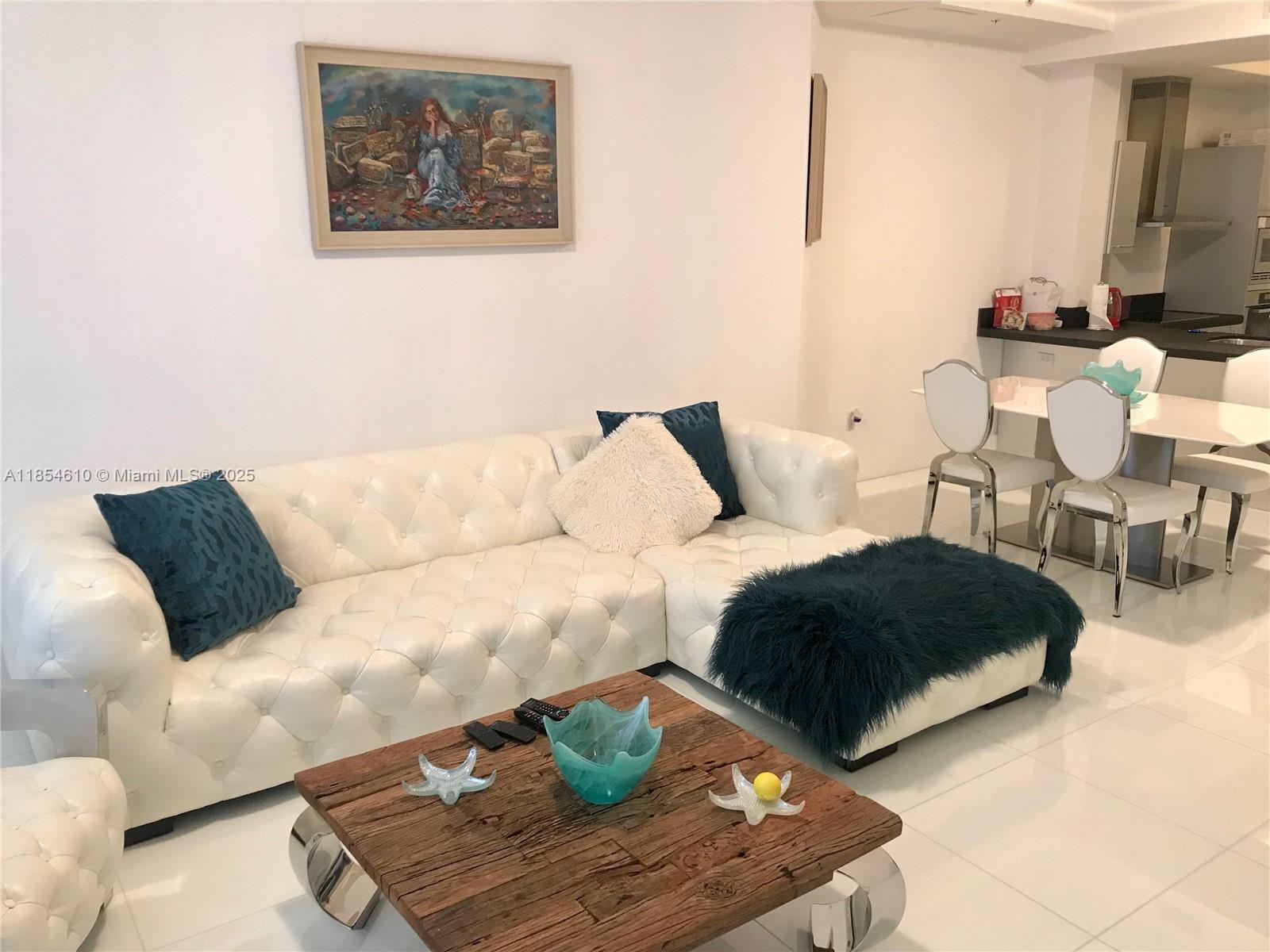 TRUMP ROYALE CONDO - Residential Lease