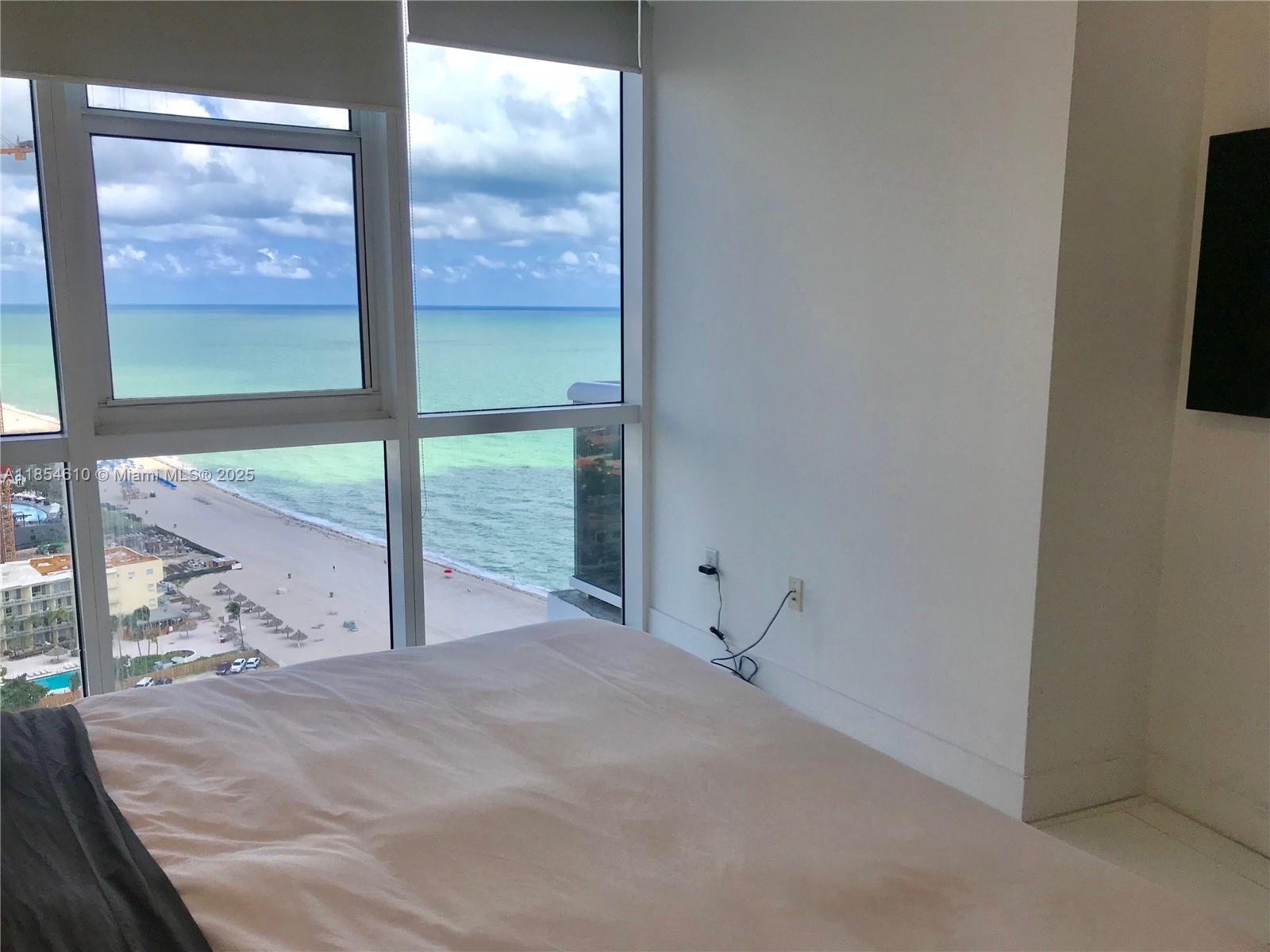 TRUMP ROYALE CONDO - Residential Lease