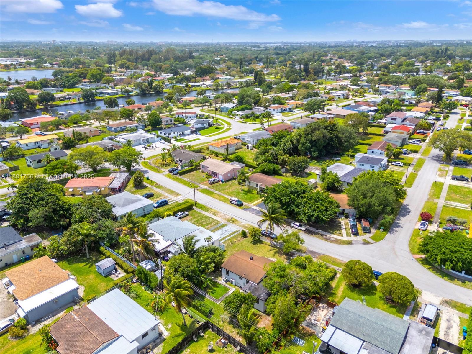 CRAVERO LAKE SHORE ESTATE - Residential