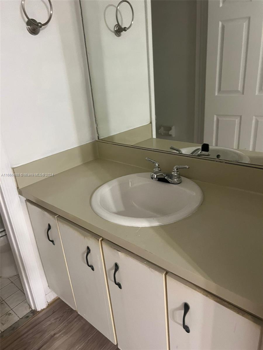 MONTEREY VILLAGE-ONE COND - Residential