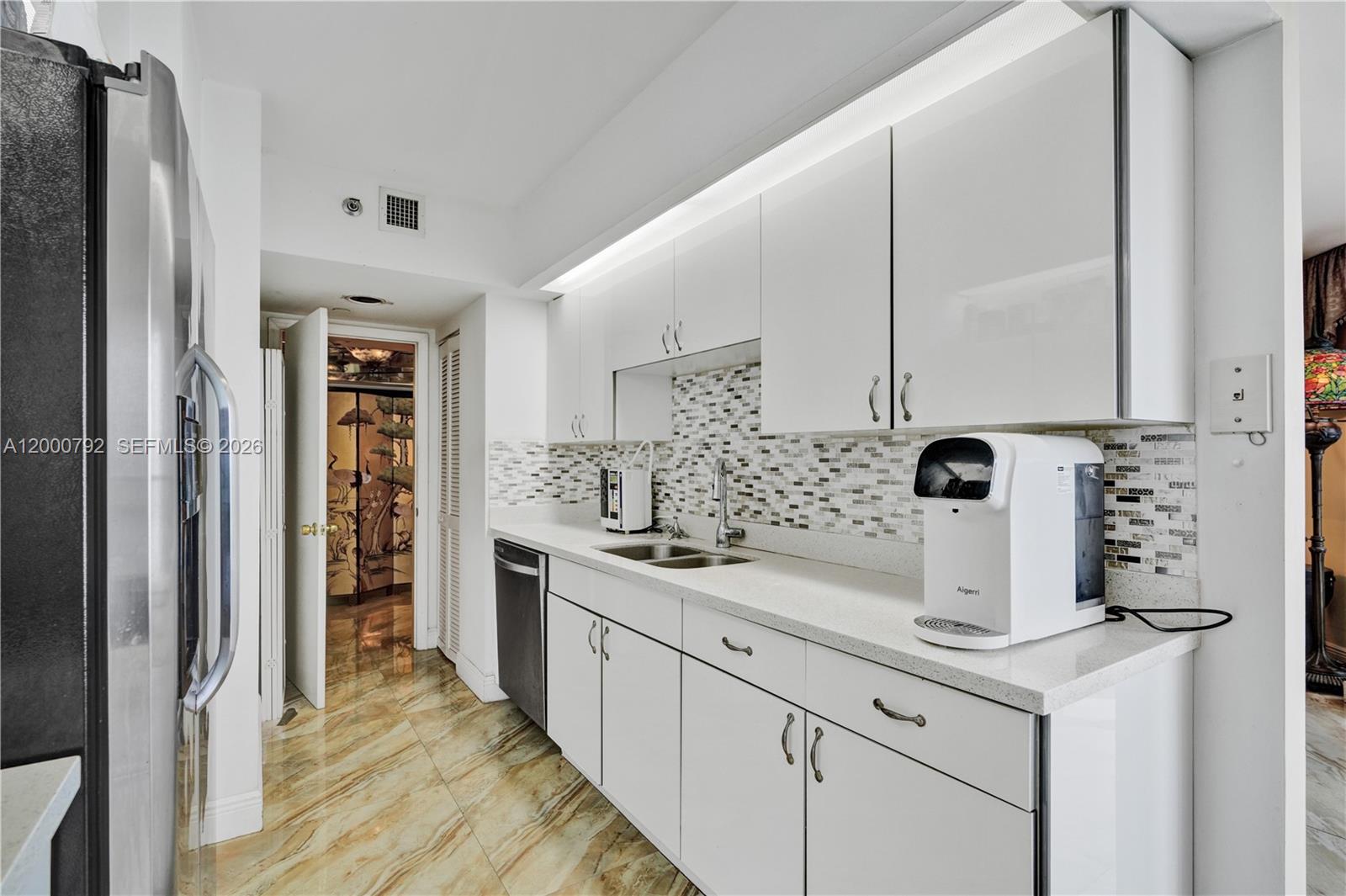 OCEANIA III CONDO - Residential