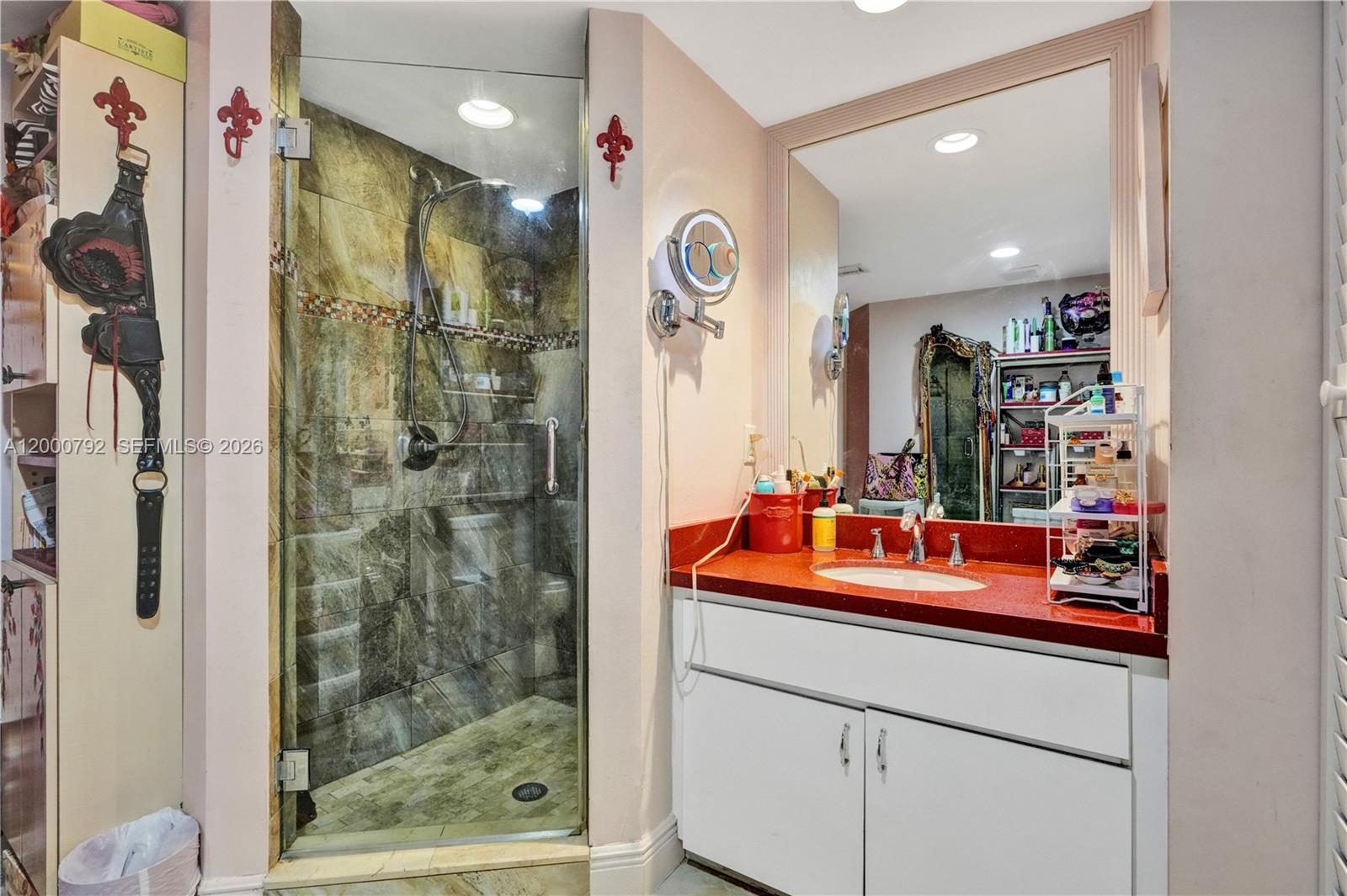 OCEANIA III CONDO - Residential