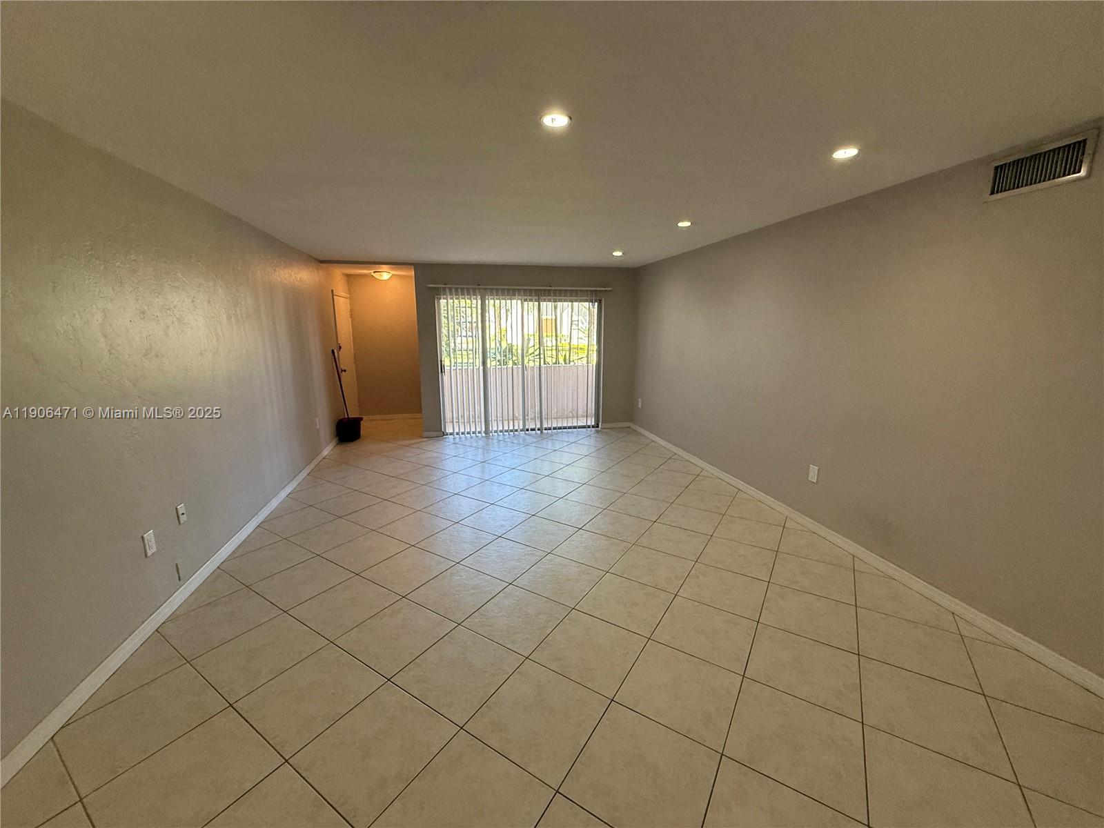 KINGSTON SQUARE CONDO - Residential Lease