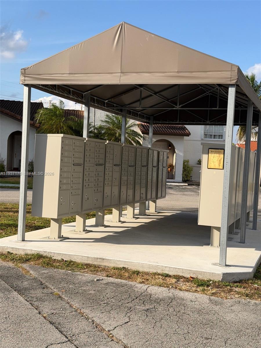 LAMBIANCE TOWNHOMES KENDA - Residential