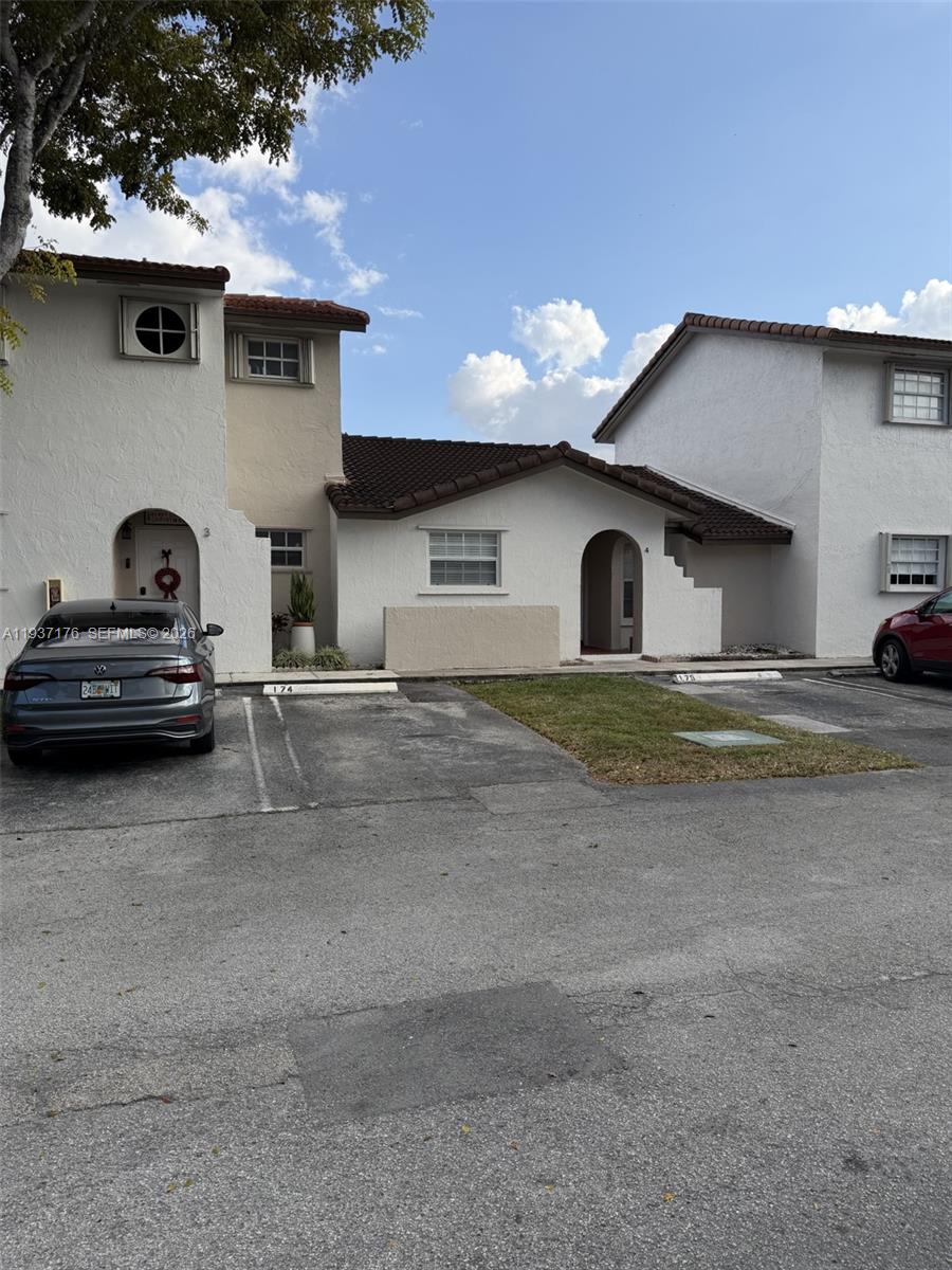 LAMBIANCE TOWNHOMES KENDA - Residential