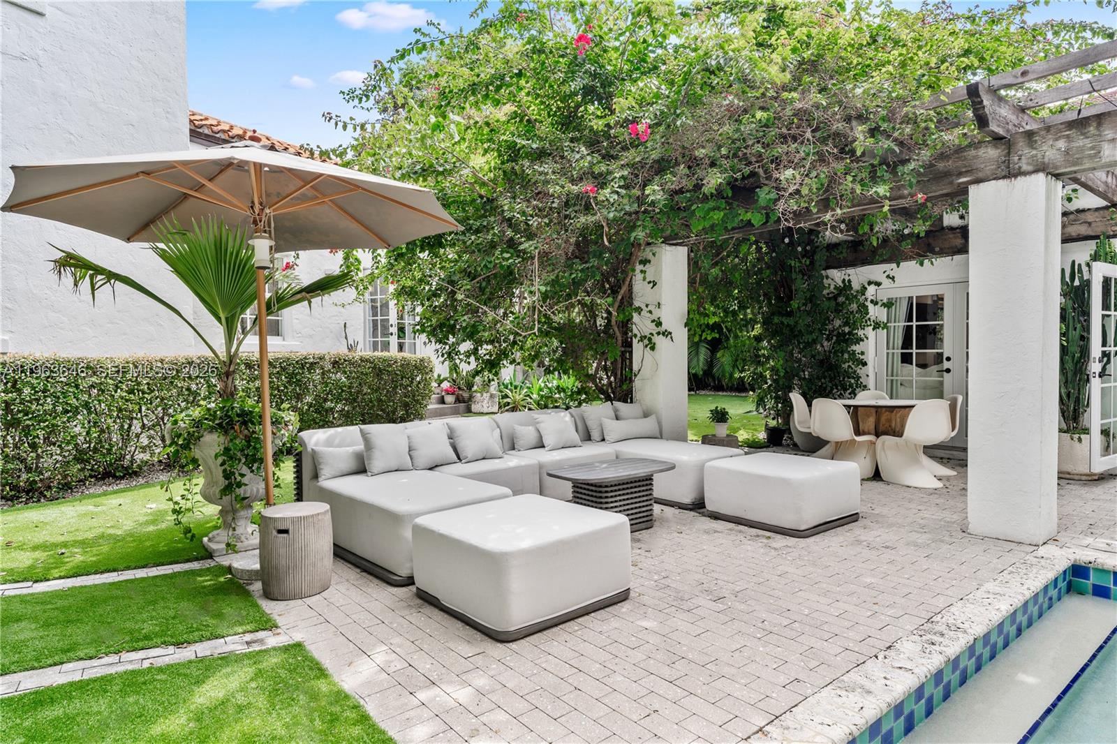 CORAL GABLES RIVIERA SEC - Residential