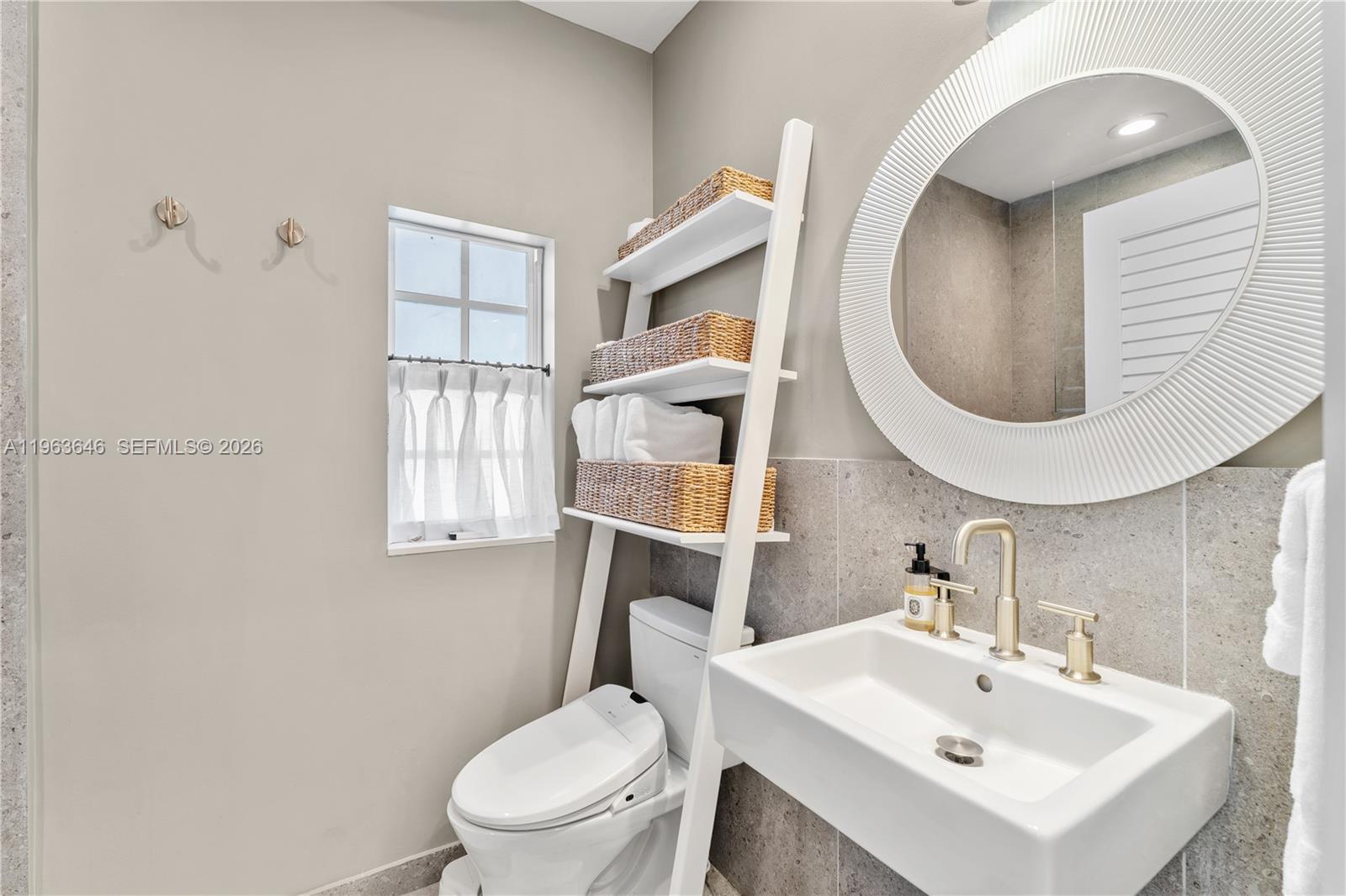 CORAL GABLES RIVIERA SEC - Residential