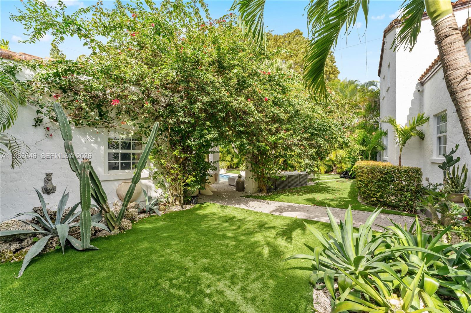 CORAL GABLES RIVIERA SEC - Residential