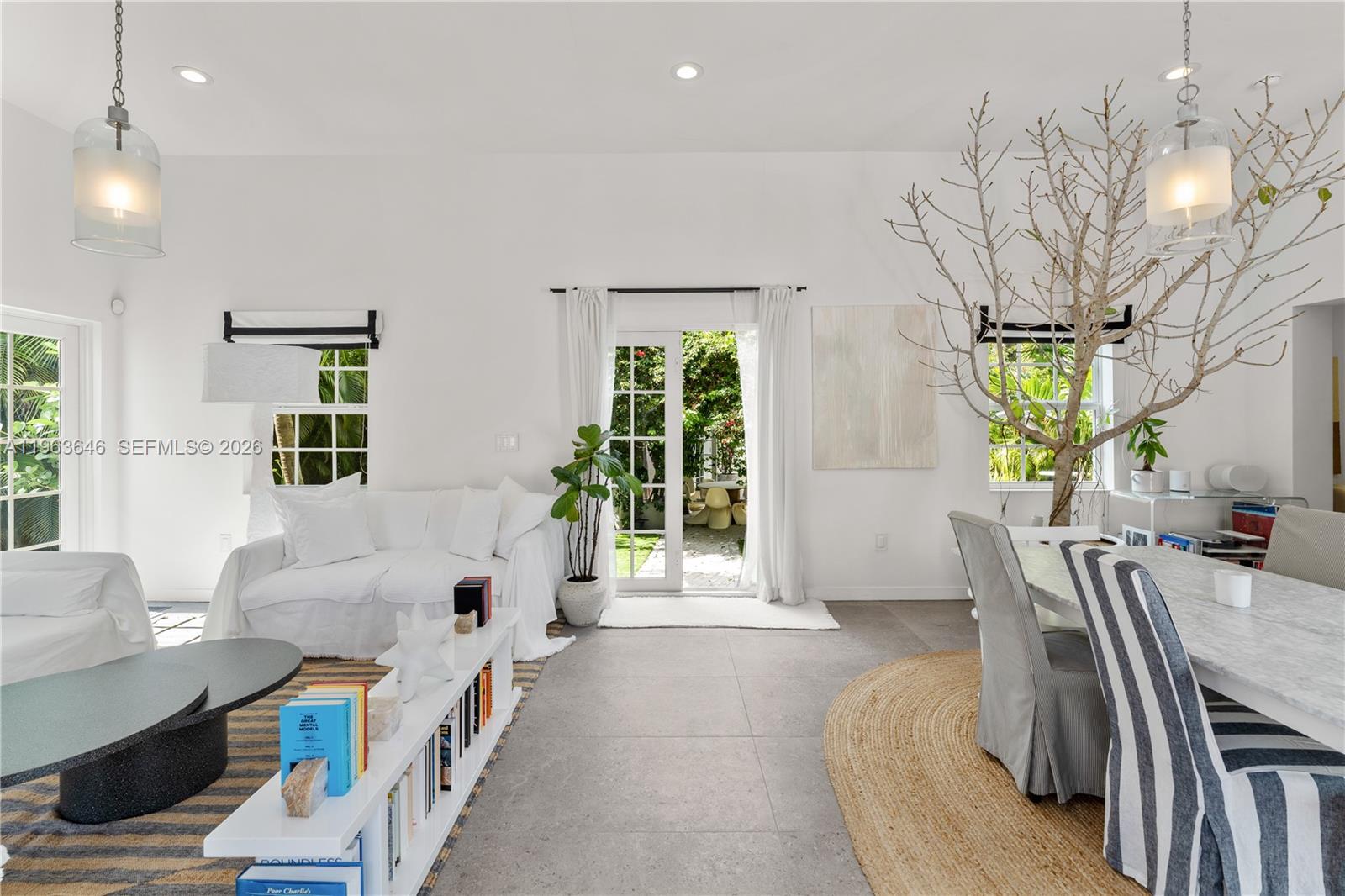 CORAL GABLES RIVIERA SEC - Residential