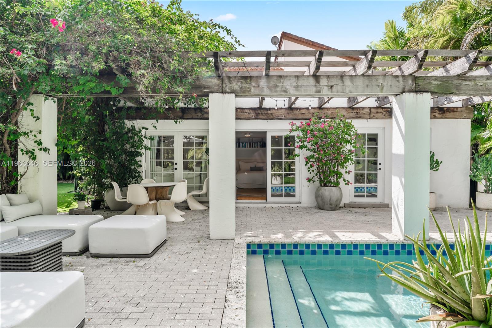 CORAL GABLES RIVIERA SEC - Residential