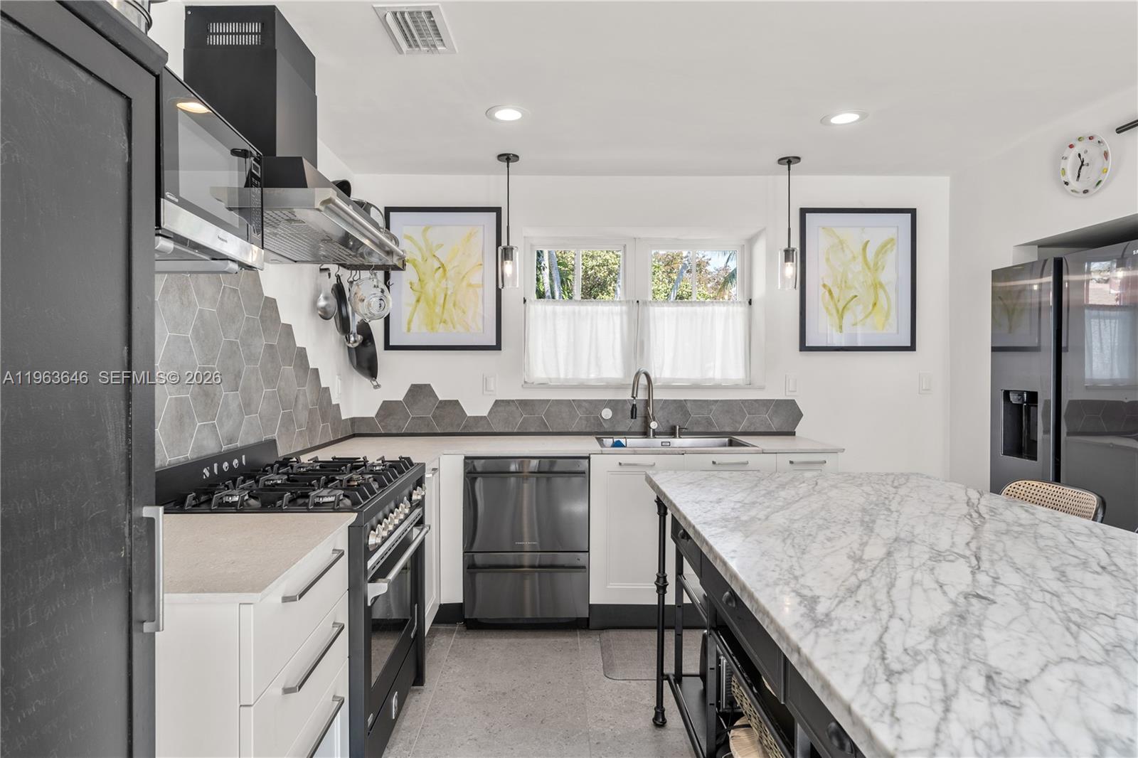 CORAL GABLES RIVIERA SEC - Residential