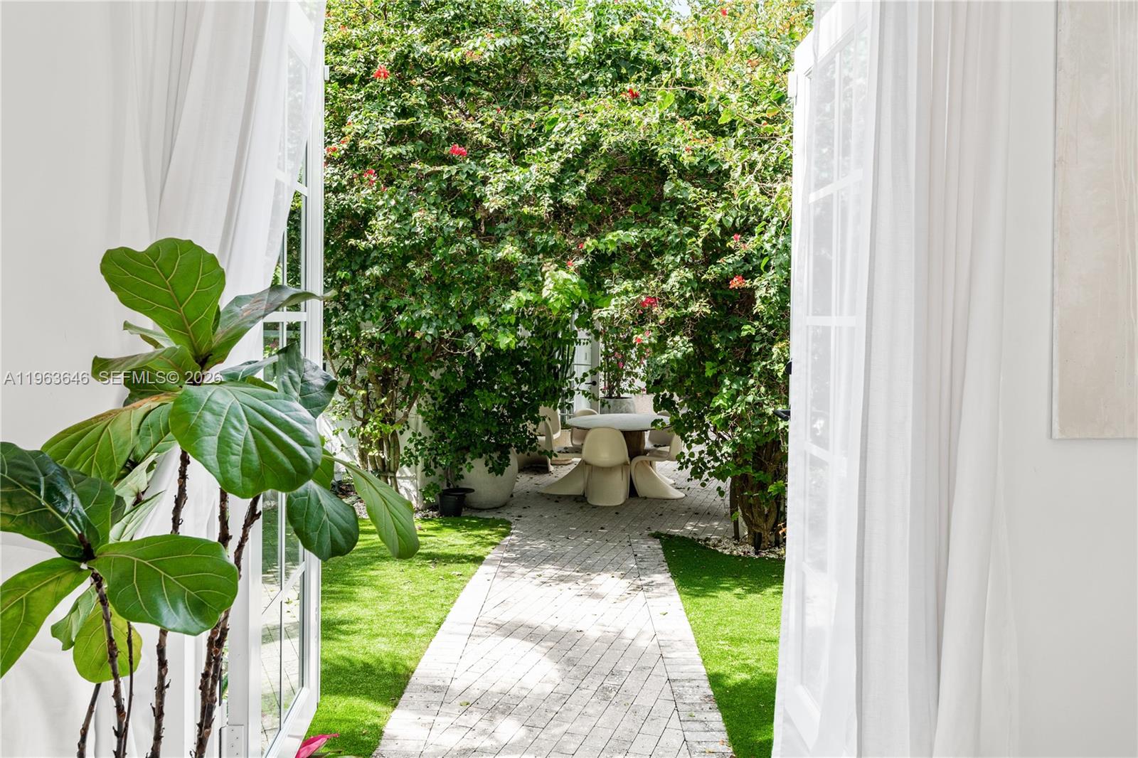 CORAL GABLES RIVIERA SEC - Residential