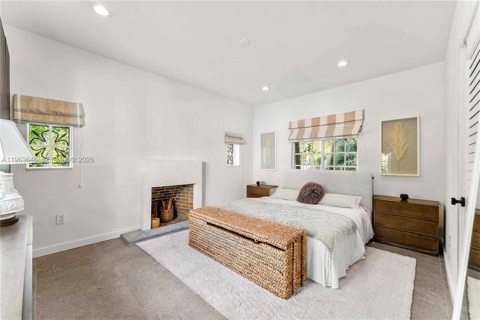 CORAL GABLES RIVIERA SEC - Residential