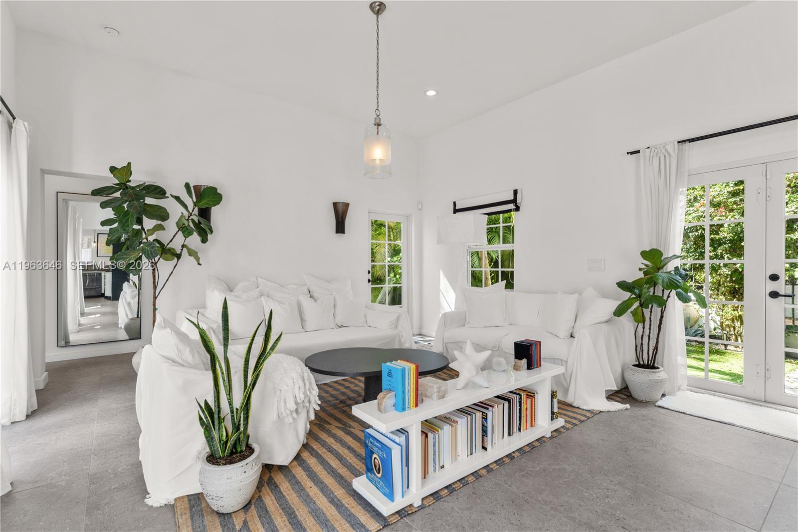 CORAL GABLES RIVIERA SEC - Residential