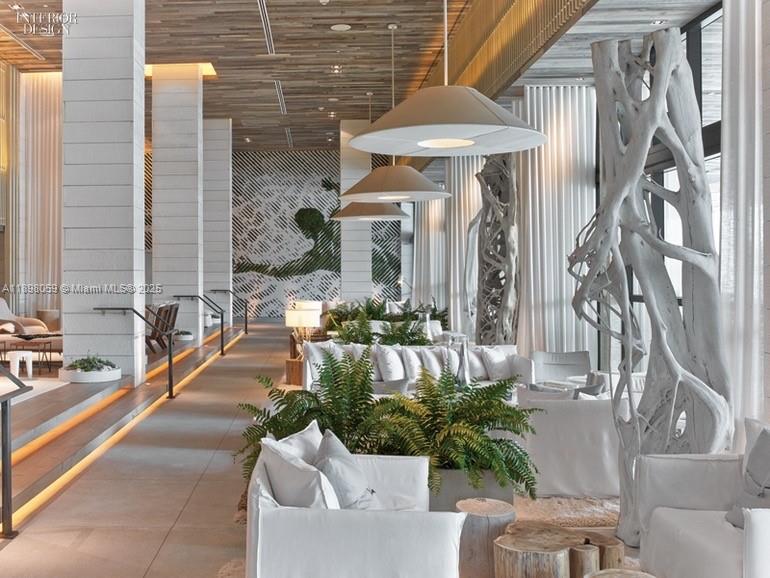 RONEY PALACE CONDO - Residential Lease