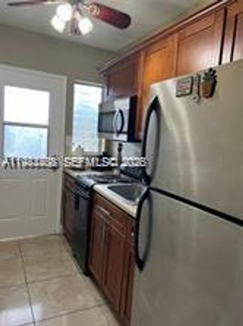 8310 Byron Ave 7 Miami Beach FL 33141