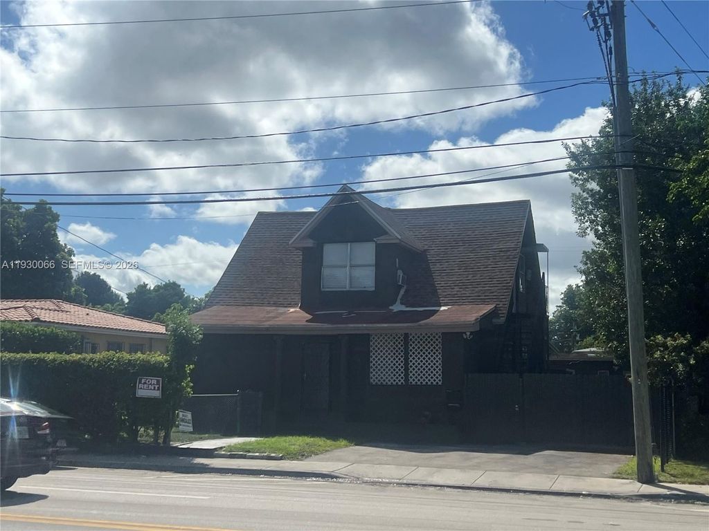 Photo of 842 SW 12th Ave, Miami, FL 33130 (MLS # A11930066)