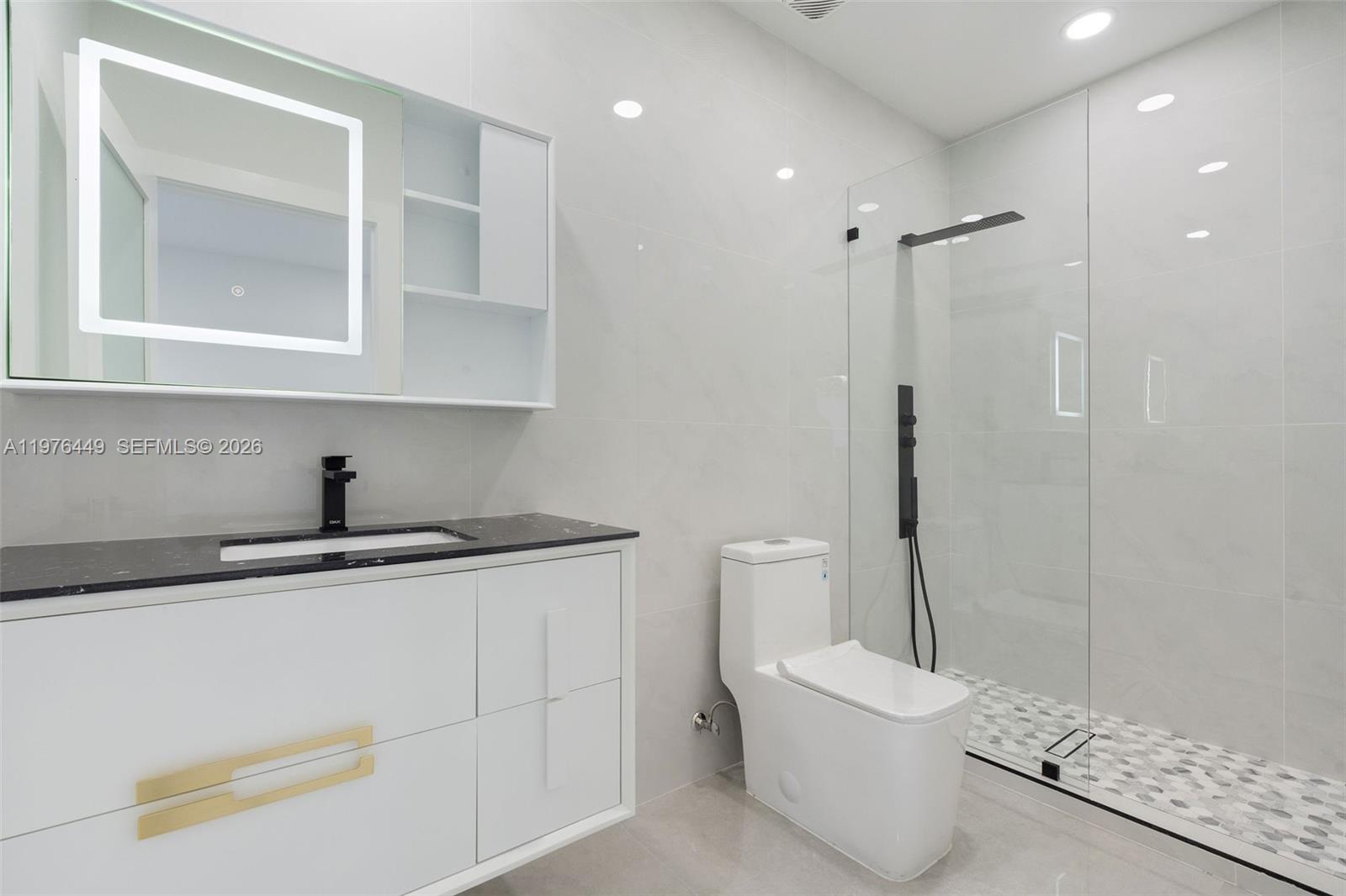 EVERGLADE LAND SALES CO R - Residential Lease
