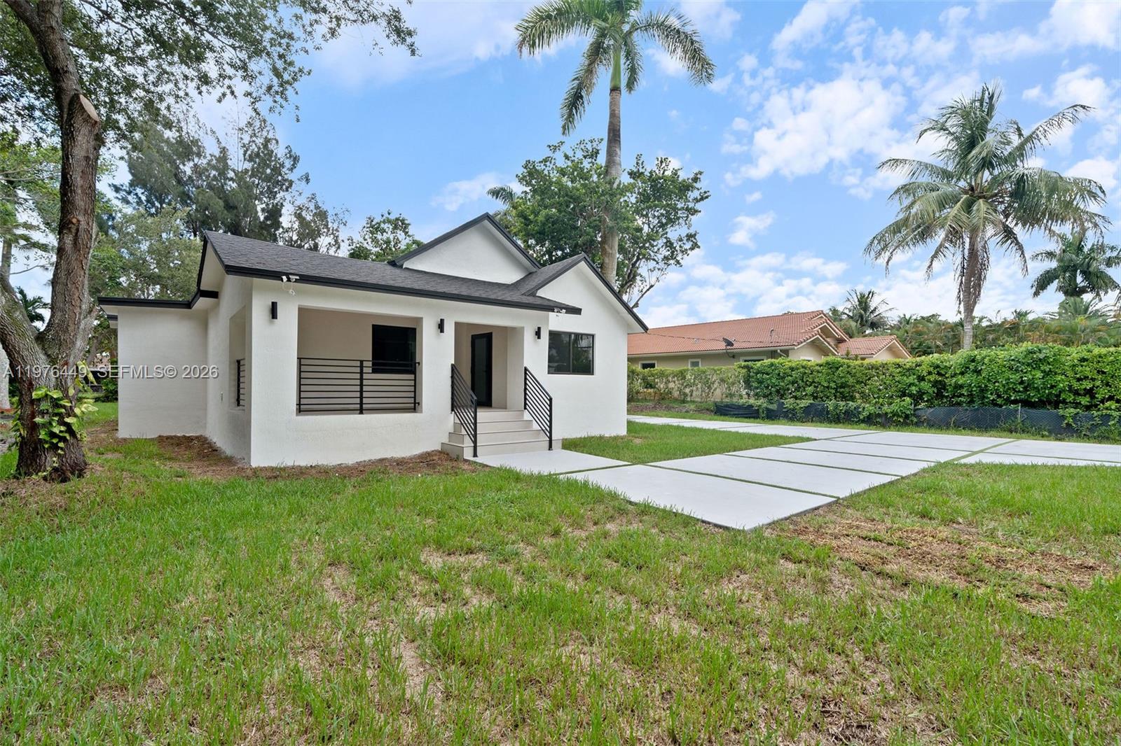 EVERGLADE LAND SALES CO R - Residential Lease