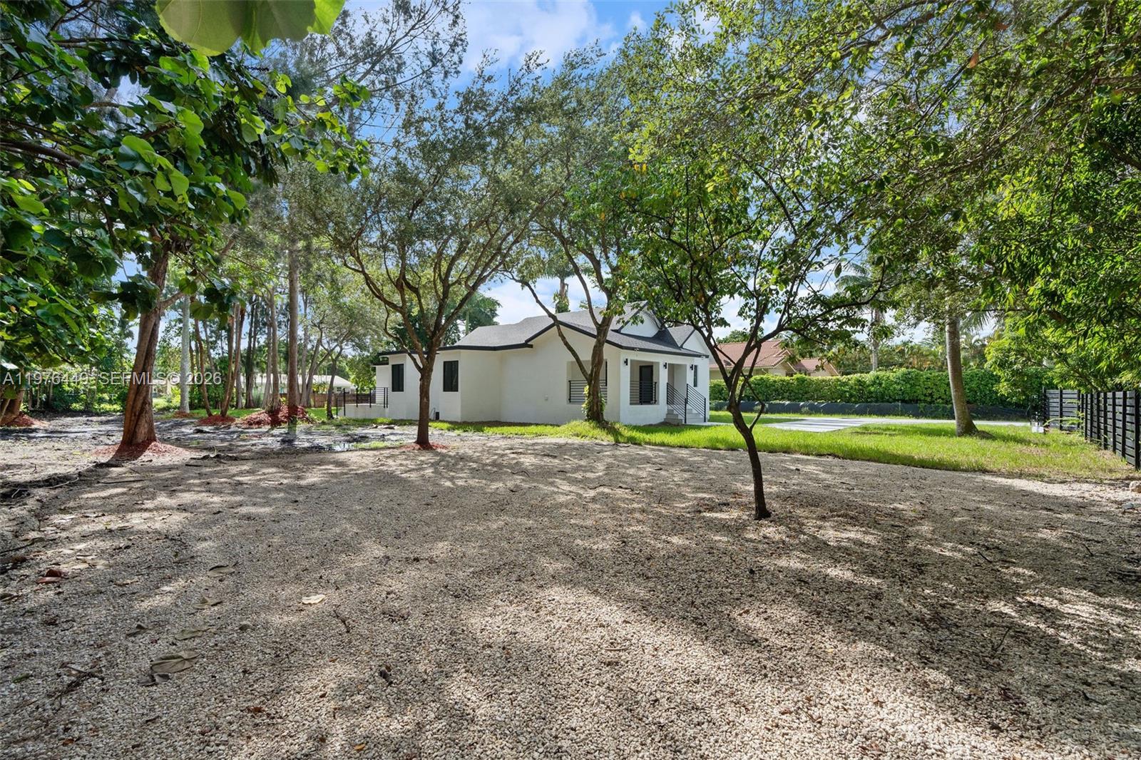 EVERGLADE LAND SALES CO R - Residential Lease