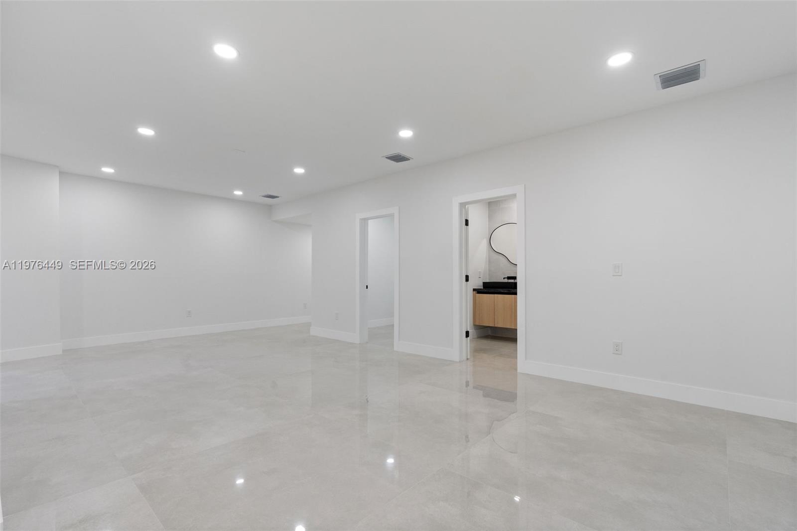 EVERGLADE LAND SALES CO R - Residential Lease