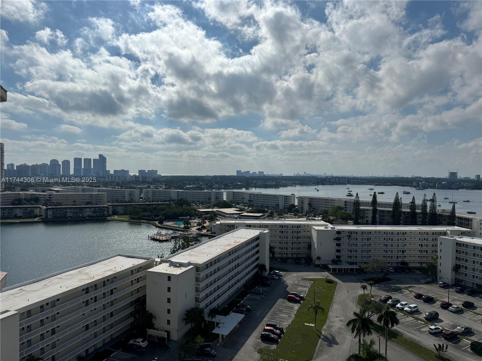 18031 Biscayne Blvd 1604, Aventura, Miami-Dade County, Florida - 1 Bedrooms  
1 Bathrooms - 