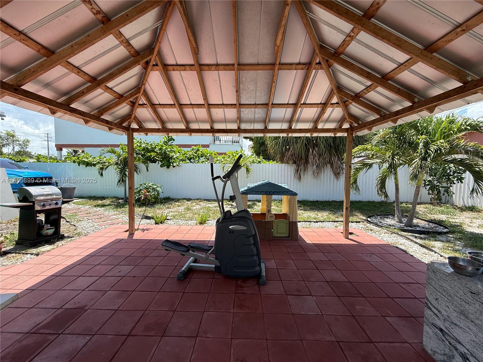 NORTH PALM BCH 2 - Residential