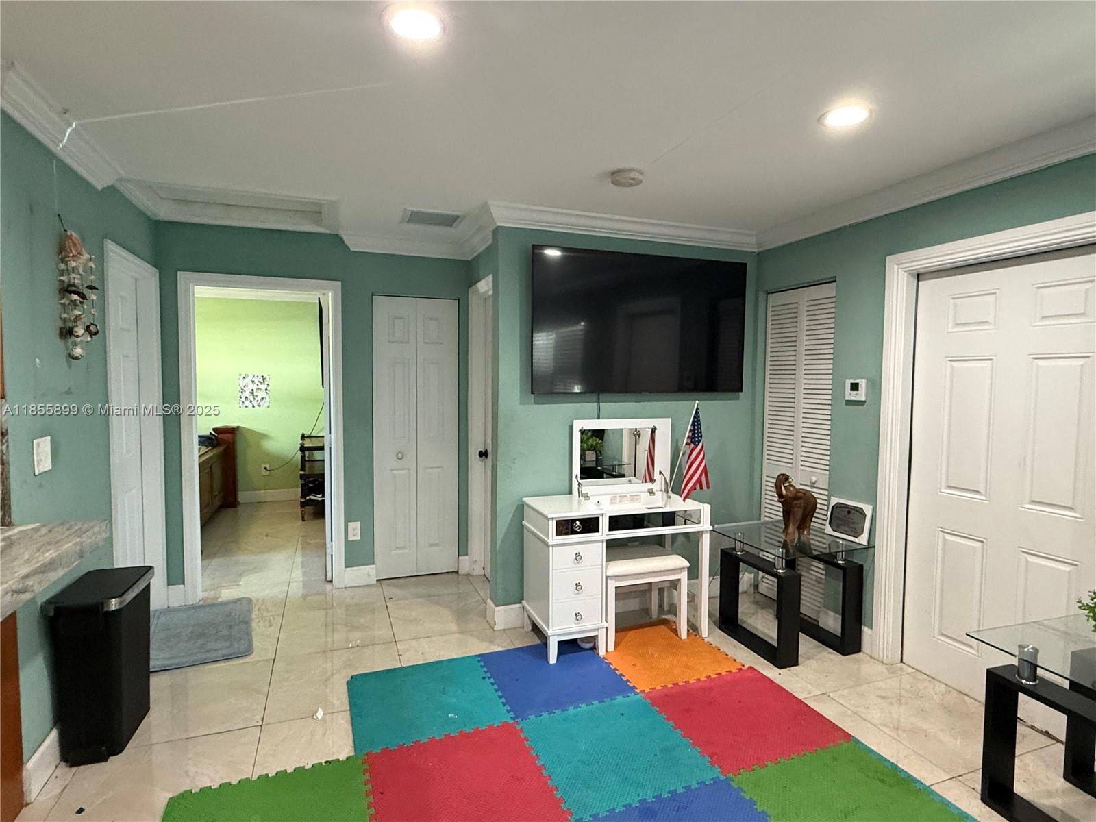 NORTH PALM BCH 2 - Residential