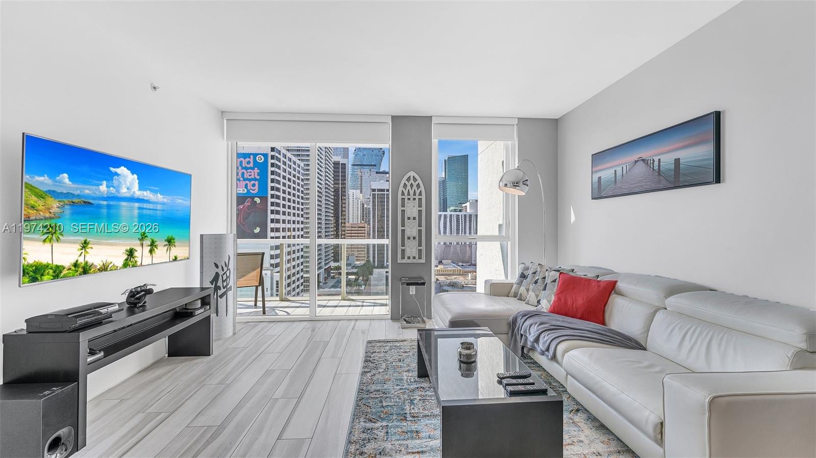 244 Biscayne Blvd 1005