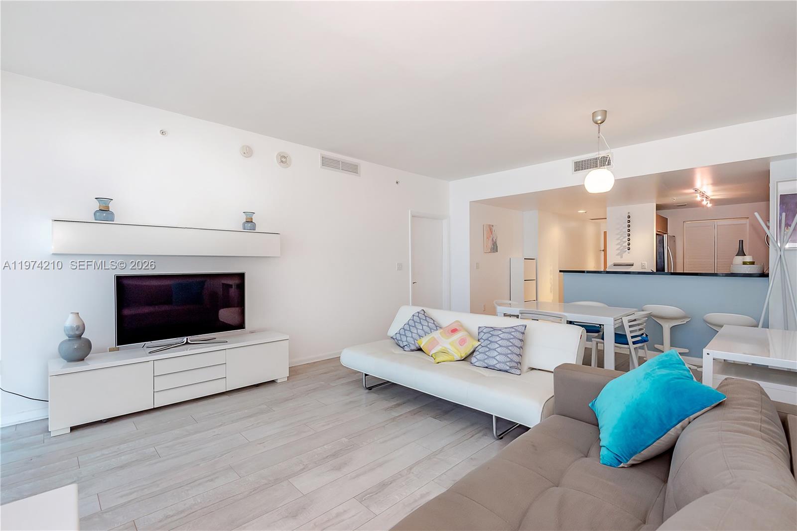 VIZCAYNE NORTH CONDO - Residential