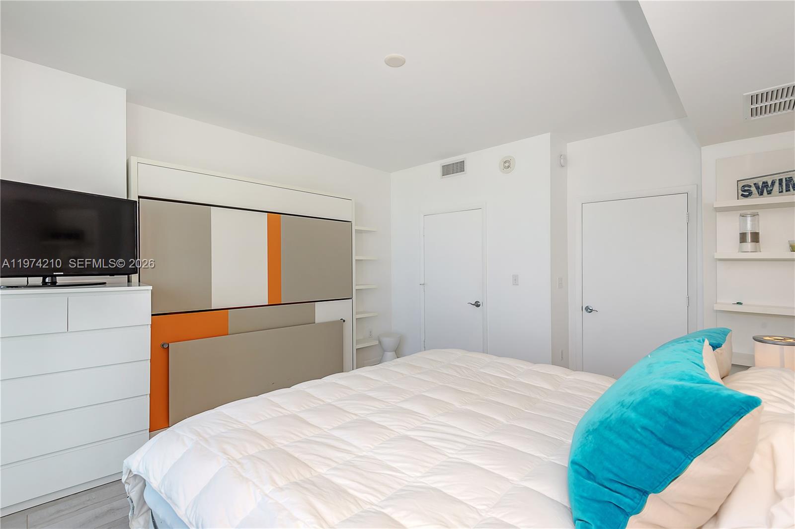 VIZCAYNE NORTH CONDO - Residential