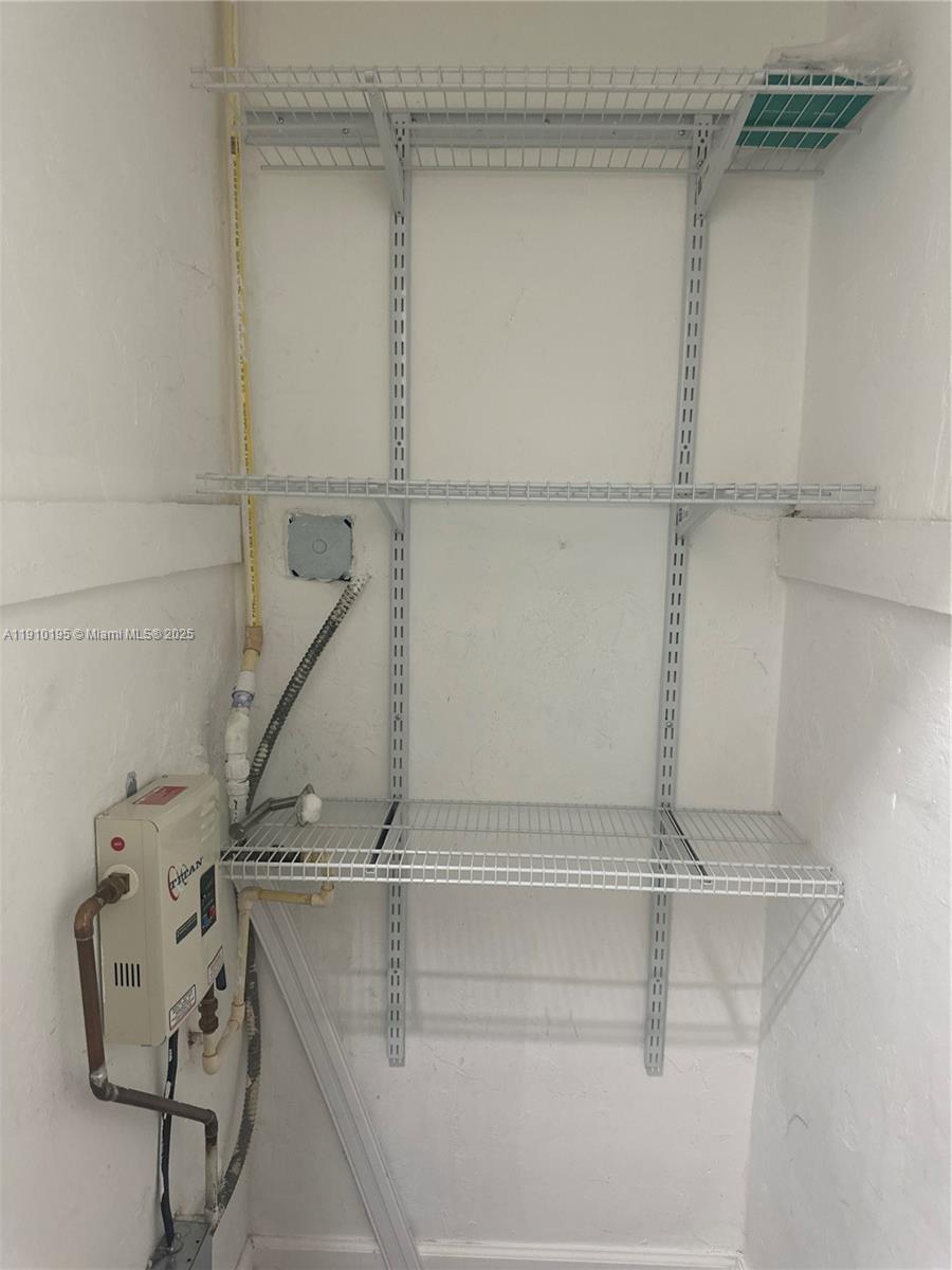 EVANSTON HEIGHTS - Residential Lease