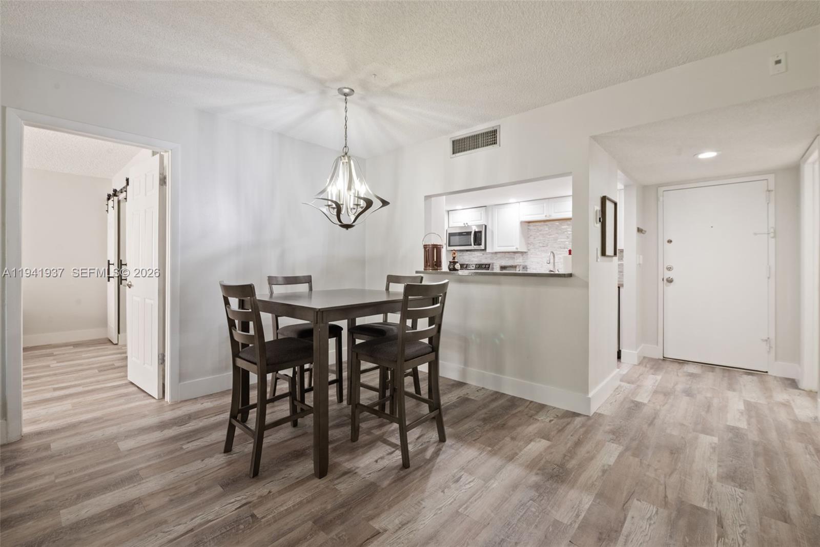 301 Racquet Club Rd 104