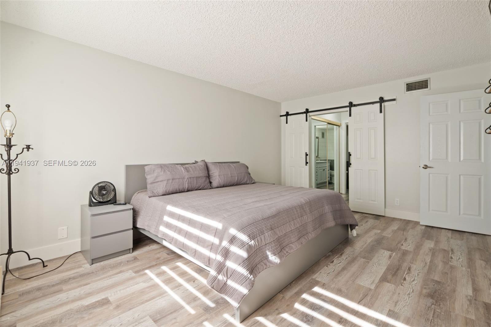 BUILDING FOUR OF RACQUET - Residential