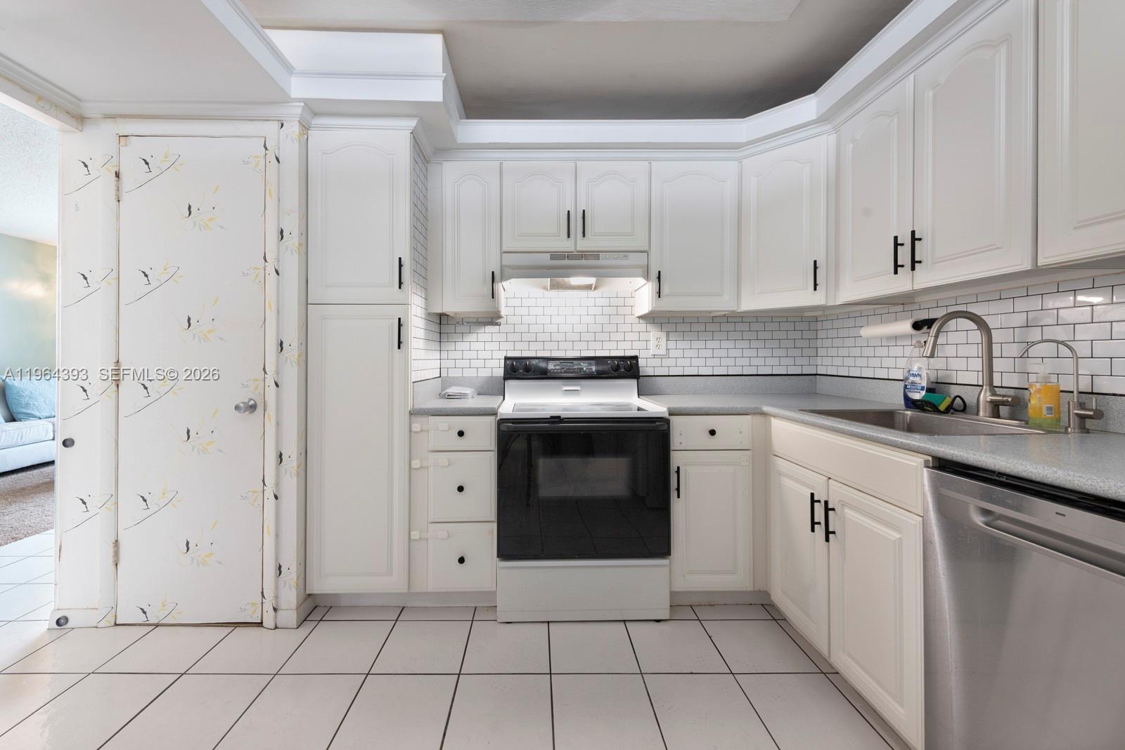 CLIFTON CONDO - Residential