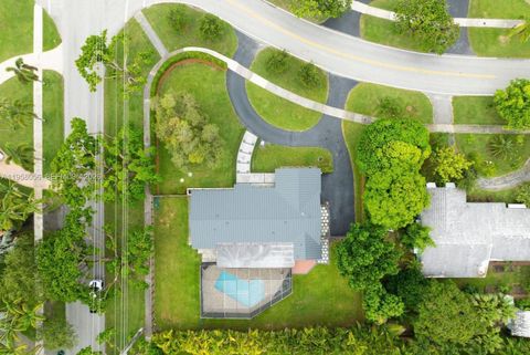 Tiny photo for 8705 SW 176th St, Palmetto Bay, FL 33157 (MLS # A11958056)