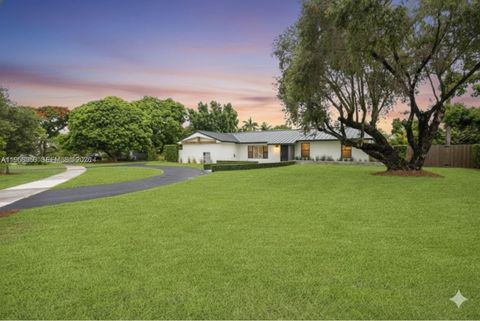 Tiny photo for 8705 SW 176th St, Palmetto Bay, FL 33157 (MLS # A11958056)