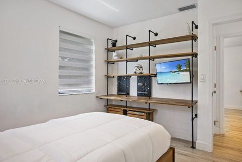 Tiny photo for 8705 SW 176th St, Palmetto Bay, FL 33157 (MLS # A11958056)