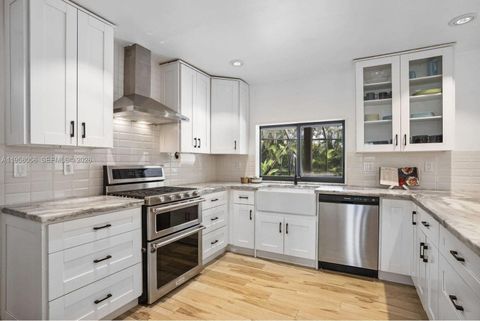 Tiny photo for 8705 SW 176th St, Palmetto Bay, FL 33157 (MLS # A11958056)