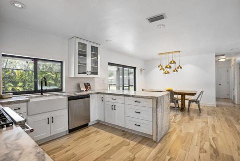 Tiny photo for 8705 SW 176th St, Palmetto Bay, FL 33157 (MLS # A11958056)